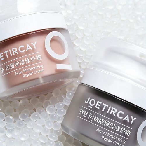 সম্পর্কে সর্বশেষ কোম্পানি খবর বায়ুহীন বোতলগুলির মূল্য নির্ধারণে কী প্রভাব ফেলে?