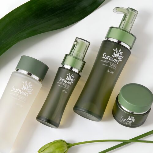 সম্পর্কে সর্বশেষ কোম্পানি খবর এয়ারলেস বোতল বনাম কাঁচের বোতল: আধুনিক স্কিনকেয়ার ব্র্যান্ডের জন্য কোন প্যাকেজিং ভালো?